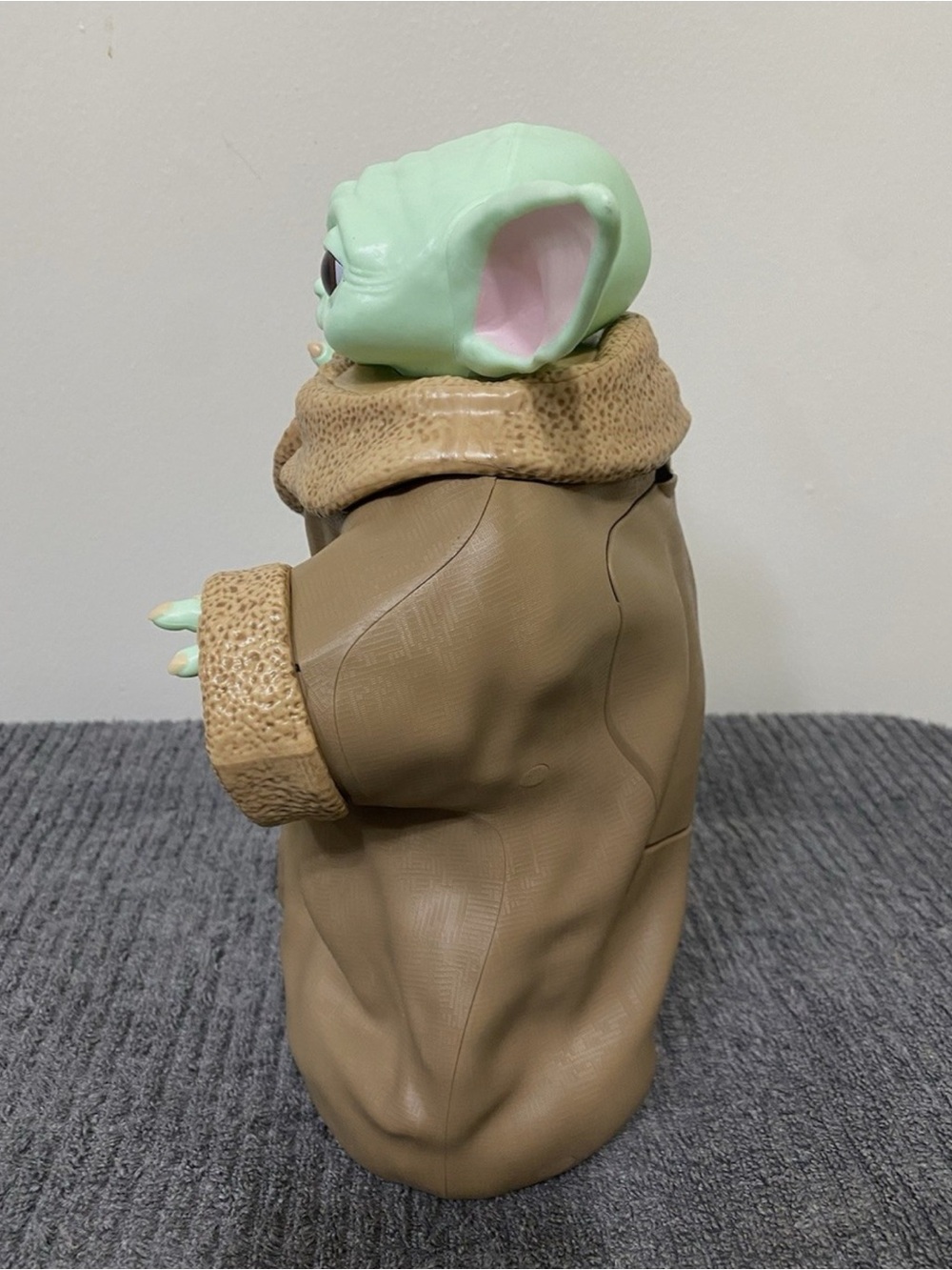Star Wars Mandalorian Grogu Popcorn Bucket + Helmet Cup! Cinemark NWT IN HAND! - Picture 7 of 15